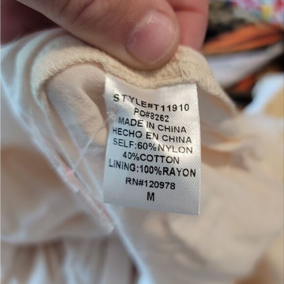 NWOT- ENTRO Cold Shoulder Lace Blouse - Picture 15 of 15